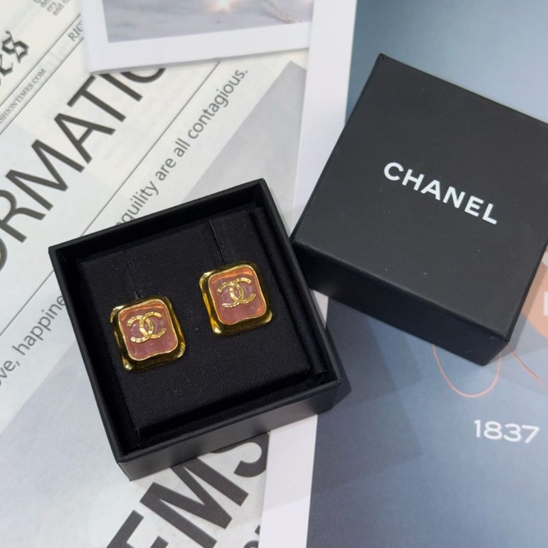 Chanel 23C 粉色方糖耳釘-0