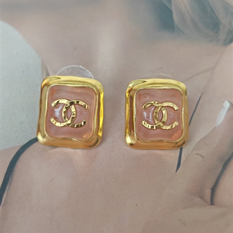 Chanel 23C 粉色方糖耳釘-2