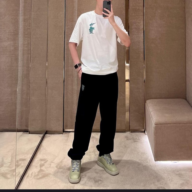 💎Han's house精品服飾💎 Burberry 戰馬短 T T恤 短袖  男女共穿 現貨 XS ~ S 原價20500-1