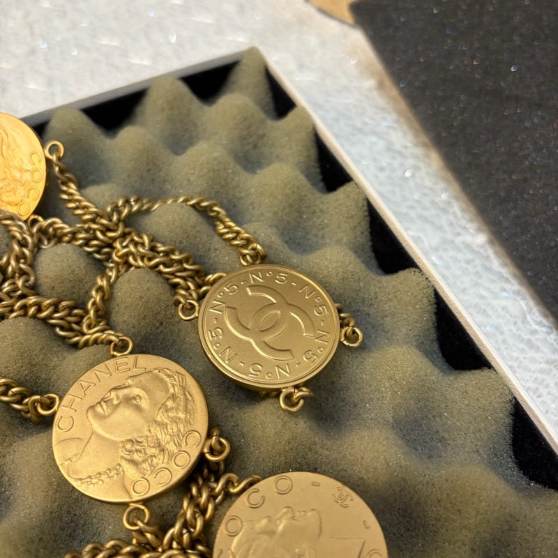 Chanel 08A 淡金 金幣腰鏈-11