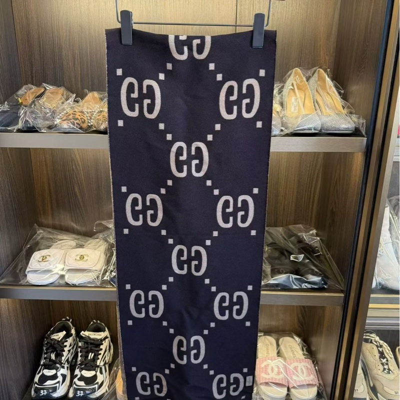 Gucci雙面羊毛圍巾 洗標拆了 98新-1