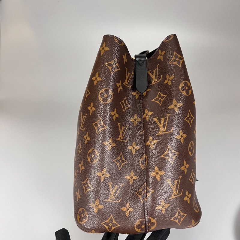 LV M44020 老花黑水桶包-1