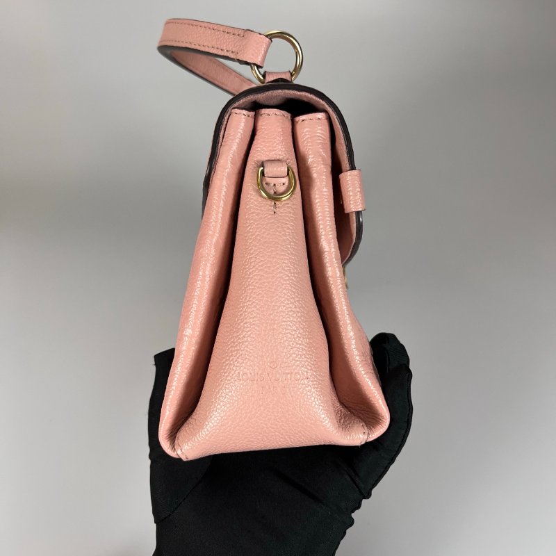 LV M53942  櫻花粉壓紋Georges BB 斜肩包-2