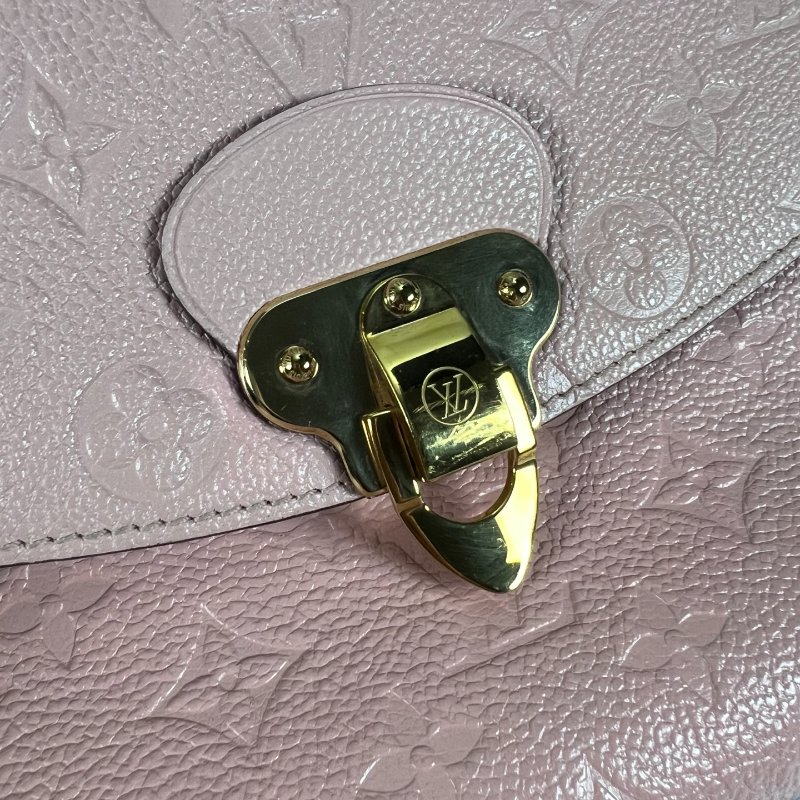 LV M53942  櫻花粉壓紋Georges BB 斜肩包-8