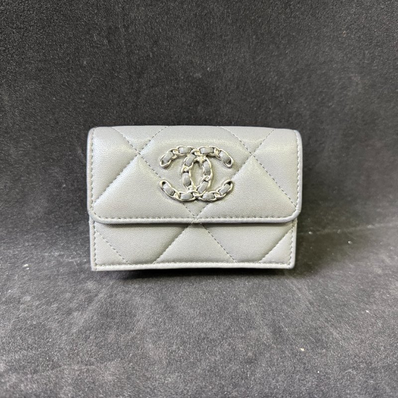 Chanel 19 Bag 菱格紋 羊皮 小號 純色-0