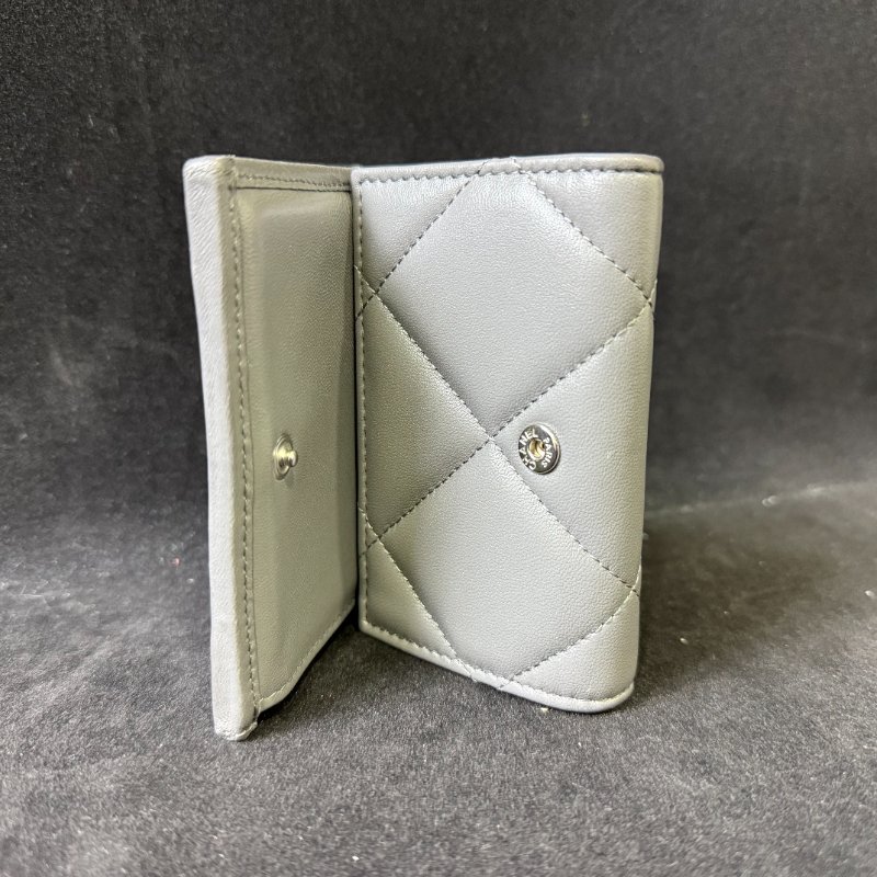 Chanel 19 Bag 菱格紋 羊皮 小號 純色-2