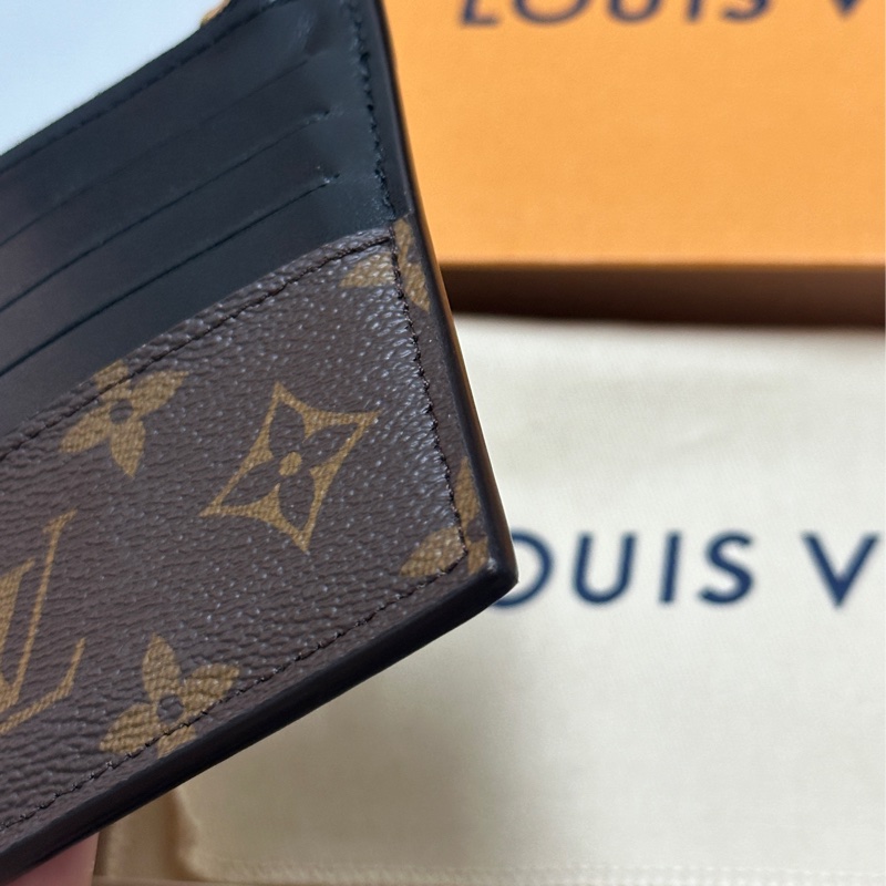 LV 拉鏈薄長夾❤️九成新 專櫃已斷貨-3