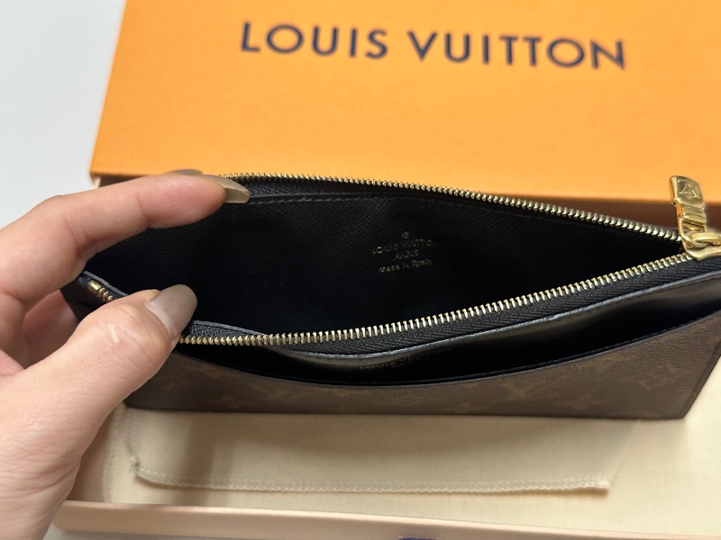 LV 拉鏈薄長夾❤️九成新 專櫃已斷貨-6