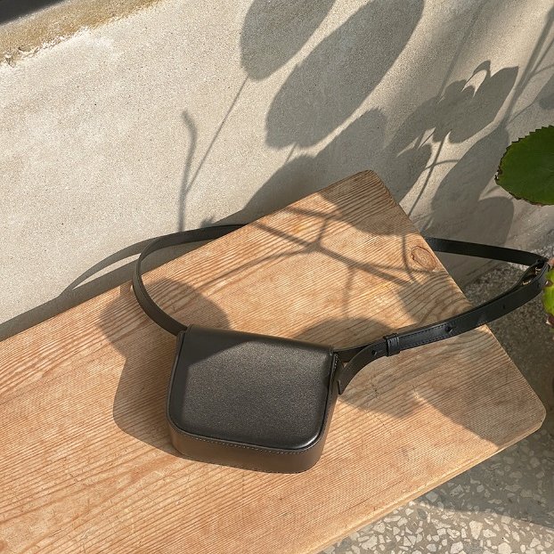 🎉新品好折扣✨Celine 10I513 閃亮小牛皮迷你凱旋門包 黑色-4