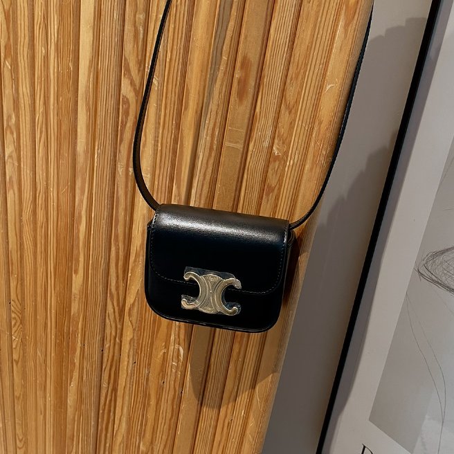 🎉新品好折扣✨Celine 10I513 閃亮小牛皮迷你凱旋門包 黑色-5