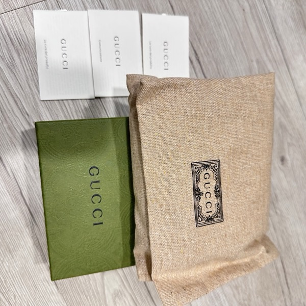 GUCCI GG 皮革帆布雙色壓釦短夾-24