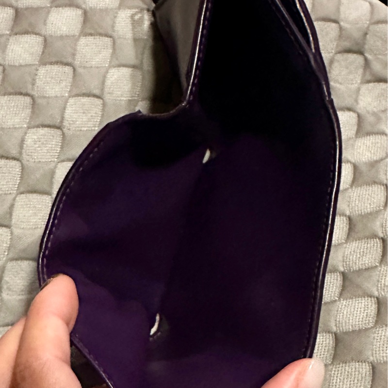 （售出不退貨）二手 BV 三折短夾 Bottega Veneta 紫色盒裝「有圖10使用痕跡有一點染色不介意在下單」不議價不議價謝謝☺️ 長20cm寬10cm厚2cm-12