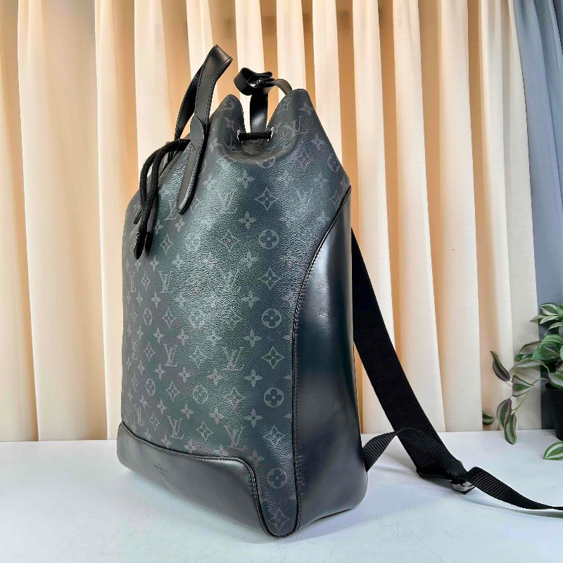 LV路易威登 黑色老花explorer 系列抽繩 後背包-2