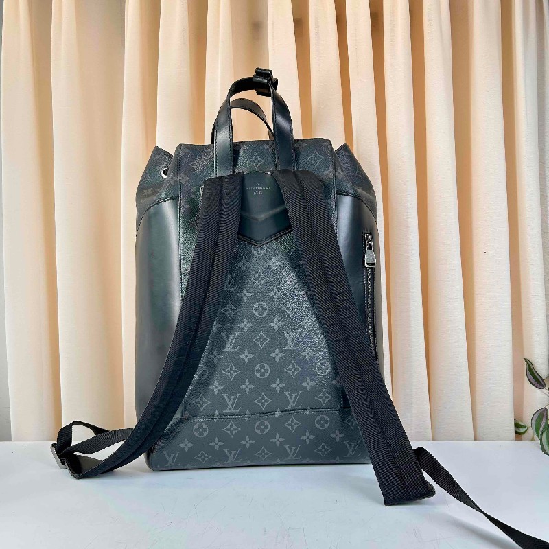 LV路易威登 黑色老花explorer 系列抽繩 後背包-3