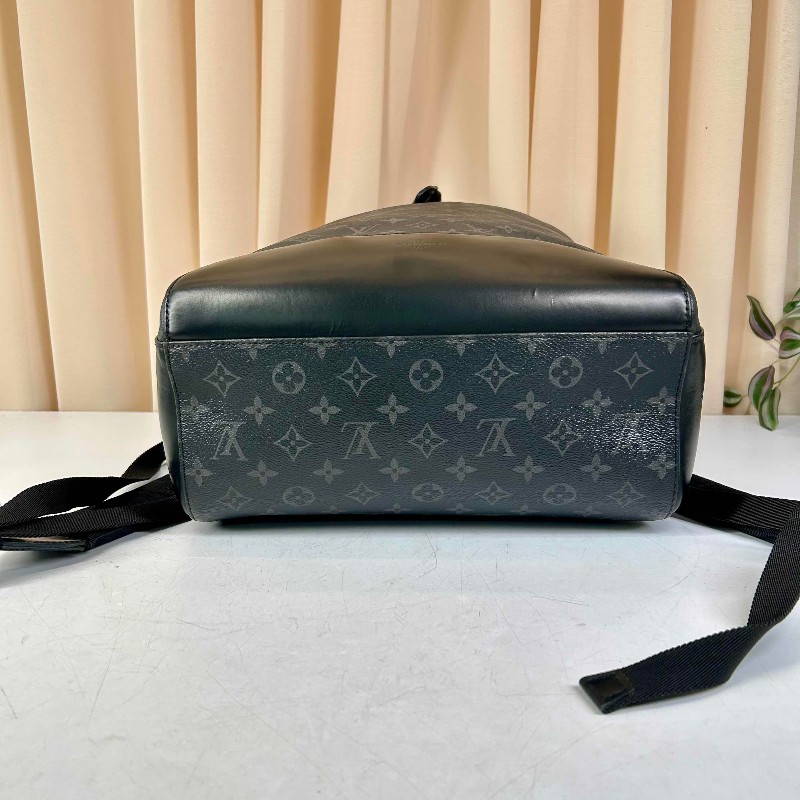 LV路易威登 黑色老花explorer 系列抽繩 後背包-4