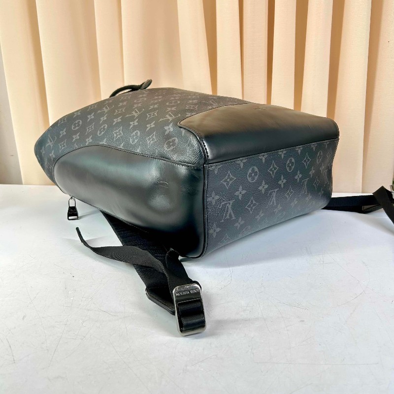 LV路易威登 黑色老花explorer 系列抽繩 後背包-6