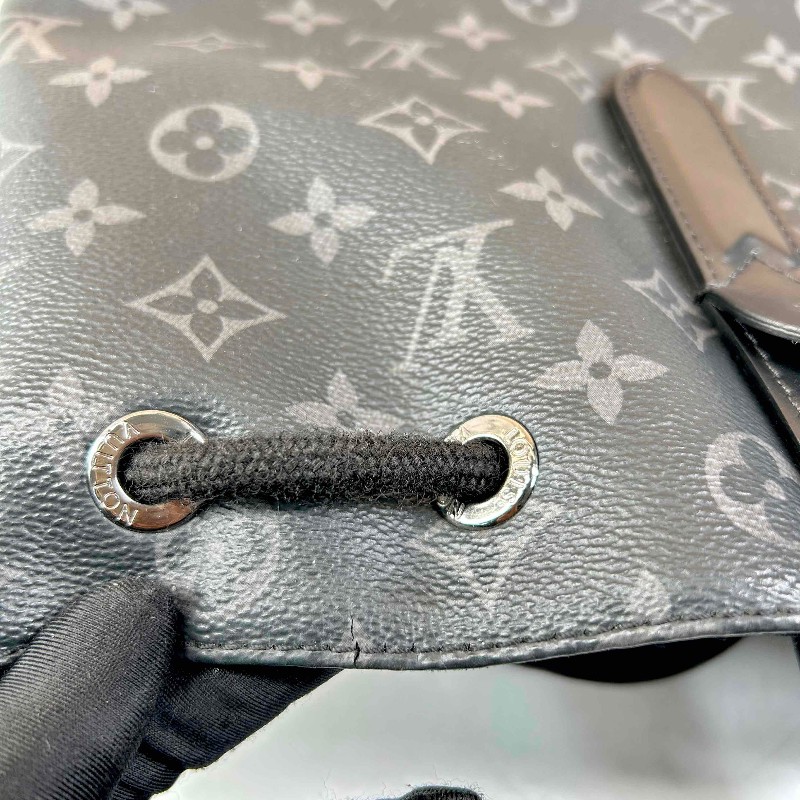 LV路易威登 黑色老花explorer 系列抽繩 後背包-9