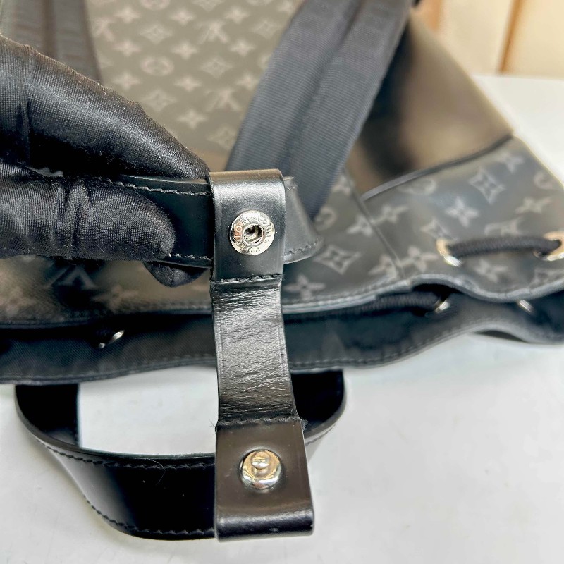 LV路易威登 黑色老花explorer 系列抽繩 後背包-12