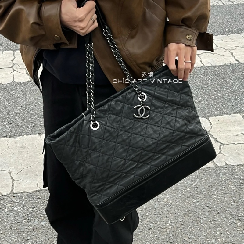 Chanel • 稀有黑銀XXL 做舊牛皮流浪托特包 有保卡、小票✔️-0