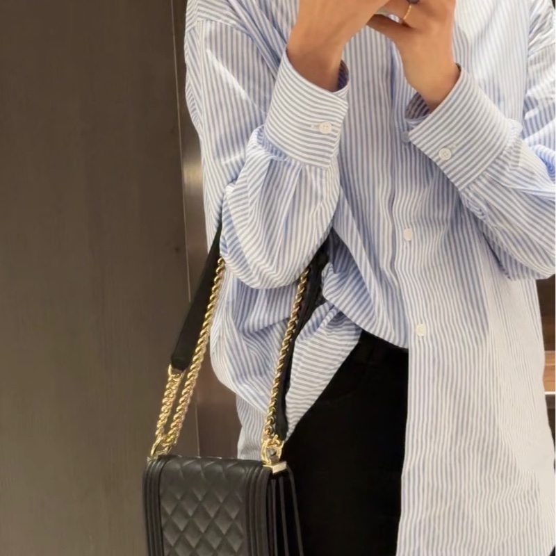 Chanel Boy 黑色荔枝皮淡金釦豎版口蓋包leboy-11