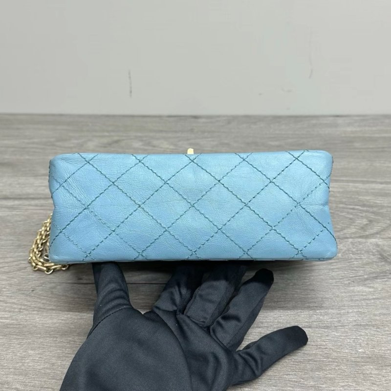 CHANEL藍色金扣2.55大mini斜背包 20*13*6 98新配件塵袋保卡-3