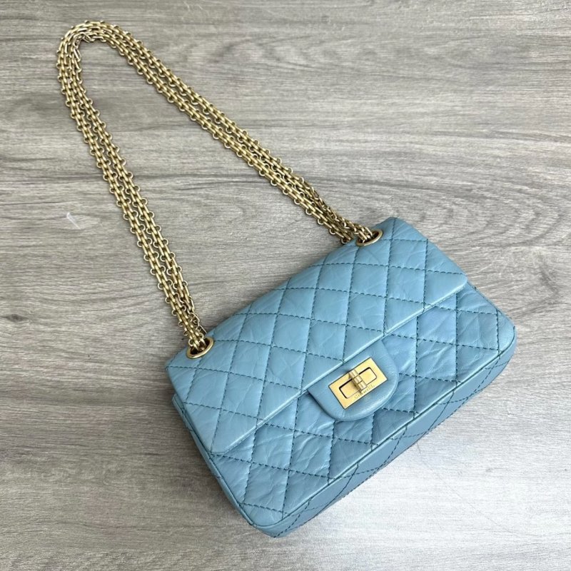 CHANEL藍色金扣2.55大mini斜背包 20*13*6 98新配件塵袋保卡-4