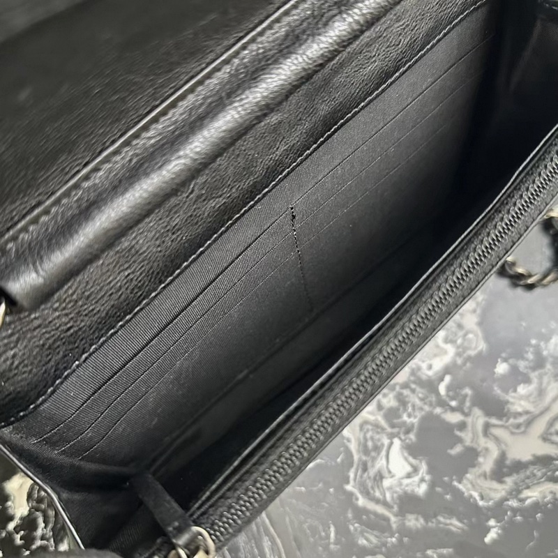 Chanel • Le Boy 滾邊鏈條做舊黑銀牛皮Woc 鏈條包-4