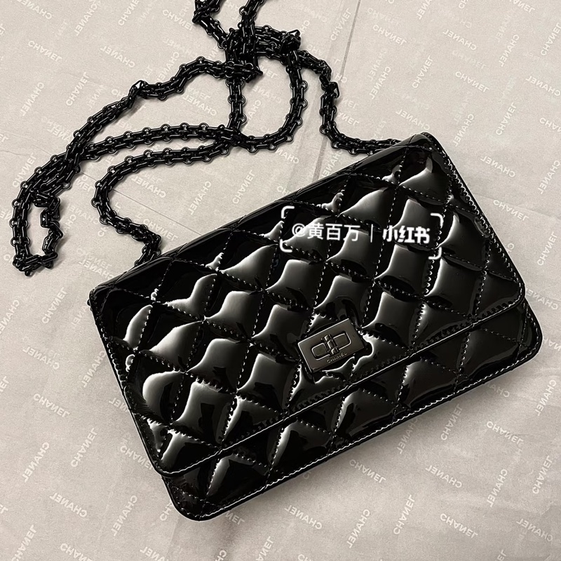 Chanel • 22a 2.55 So Black 漆皮Woc 鏈條包-0