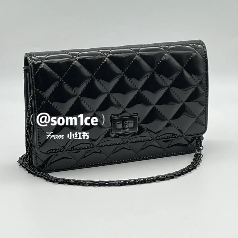 Chanel • 22a 2.55 So Black 漆皮Woc 鏈條包-2