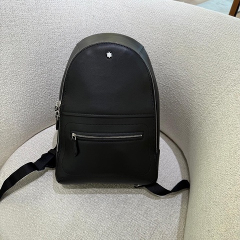 全新 Mont Blanc 萬寶龍  黑色牛皮經典款後背包 尺寸：25*33*10cm