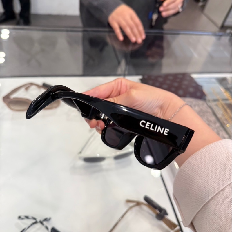 全新 Celine 墨鏡🕶️ 墨鏡之外還配一個小側背包 堪比買一送一-2