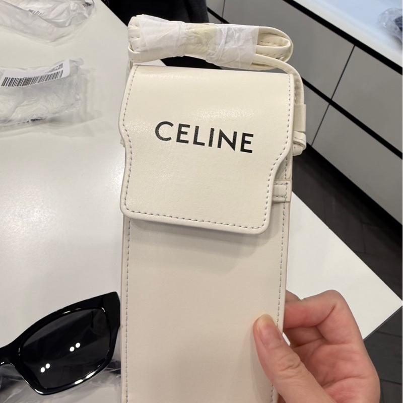 全新 Celine 墨鏡🕶️ 墨鏡之外還配一個小側背包 堪比買一送一-3
