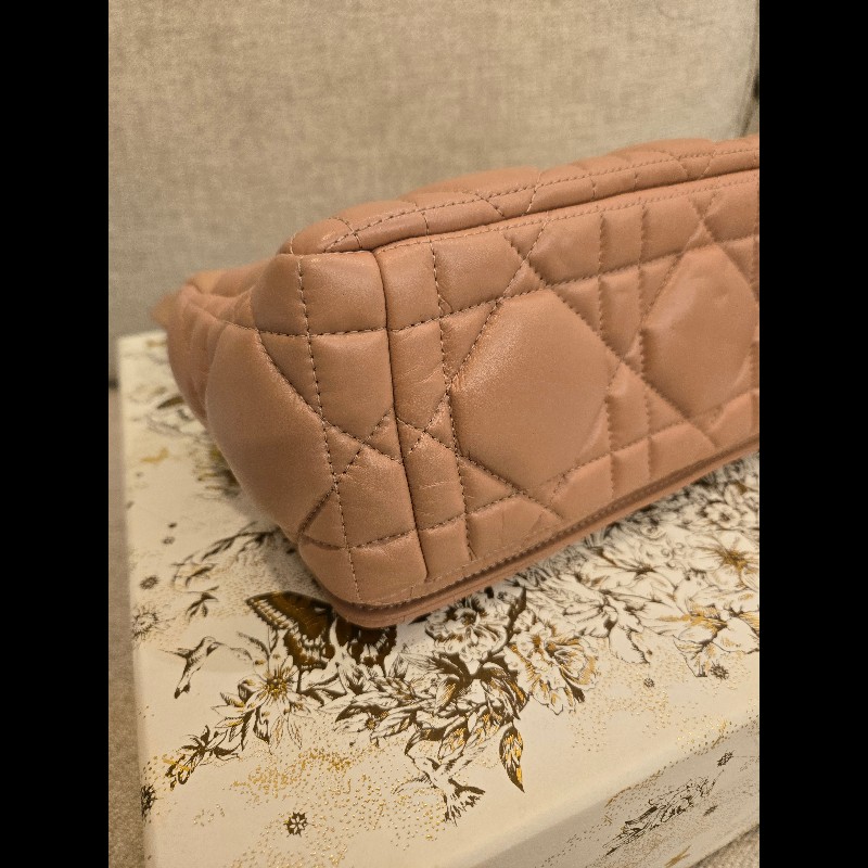 Dior Caro乾燥玫瑰粉高雅小羊皮肩背包-5