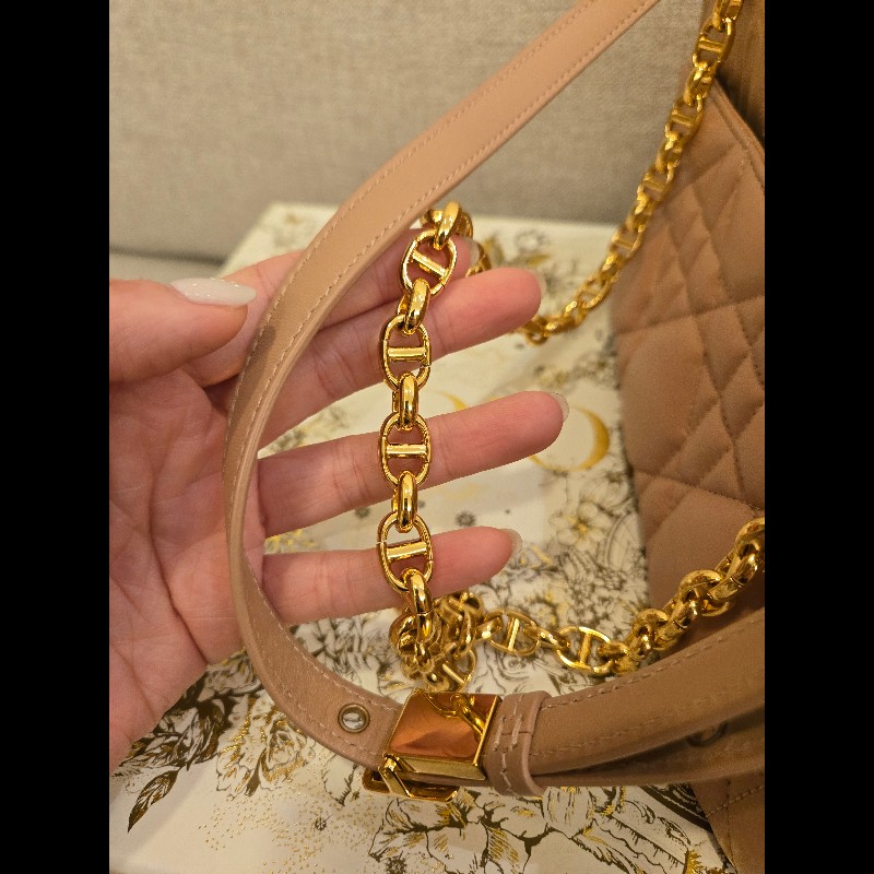 Dior Caro乾燥玫瑰粉高雅小羊皮肩背包-10