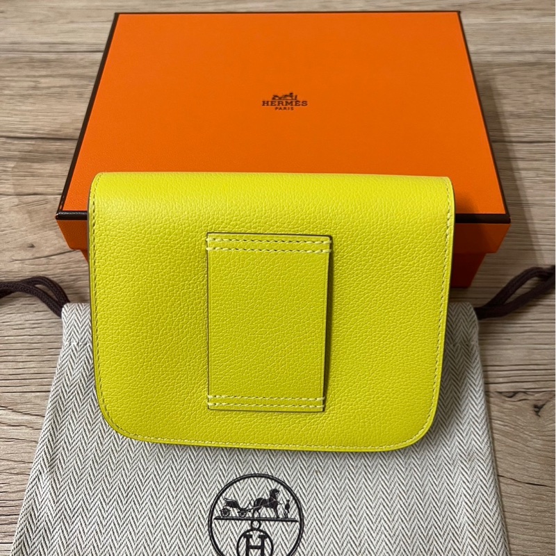 全新 Hermès 愛馬仕 Constance Slim Wallet 康康短夾 顏色:9R Lime檸檬黃-2