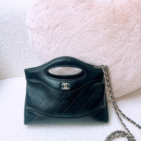 Chanel 31 nano 黑金手柄斜挎包