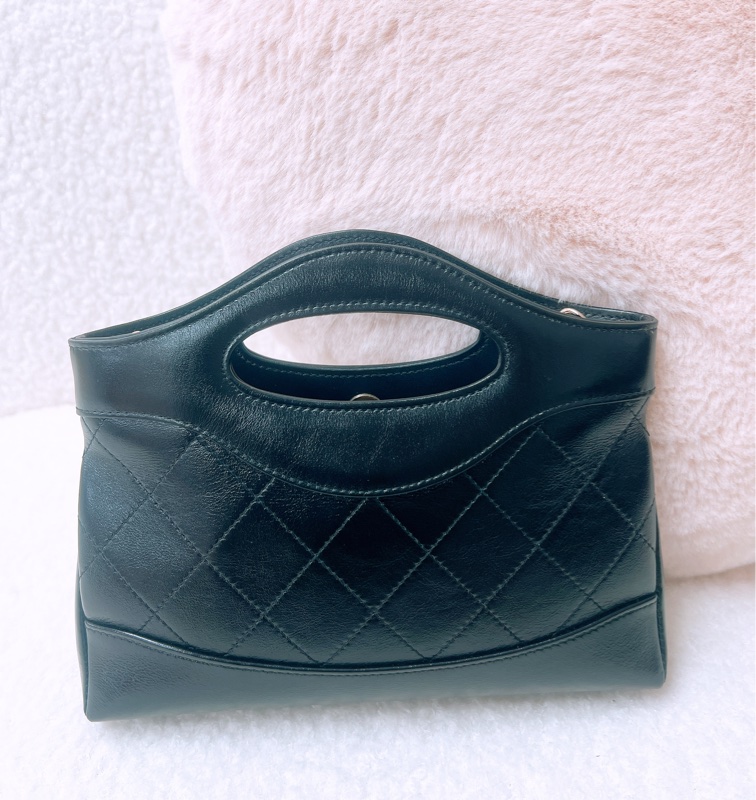 Chanel 31 nano 黑金手柄斜挎包-6