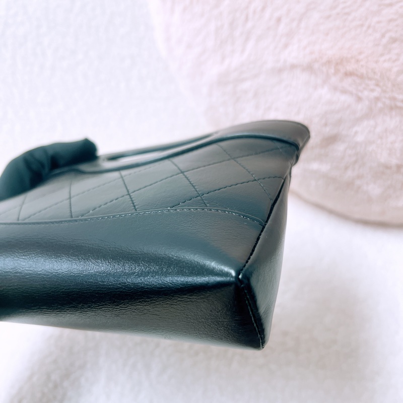 Chanel 31 nano 黑金手柄斜挎包-8