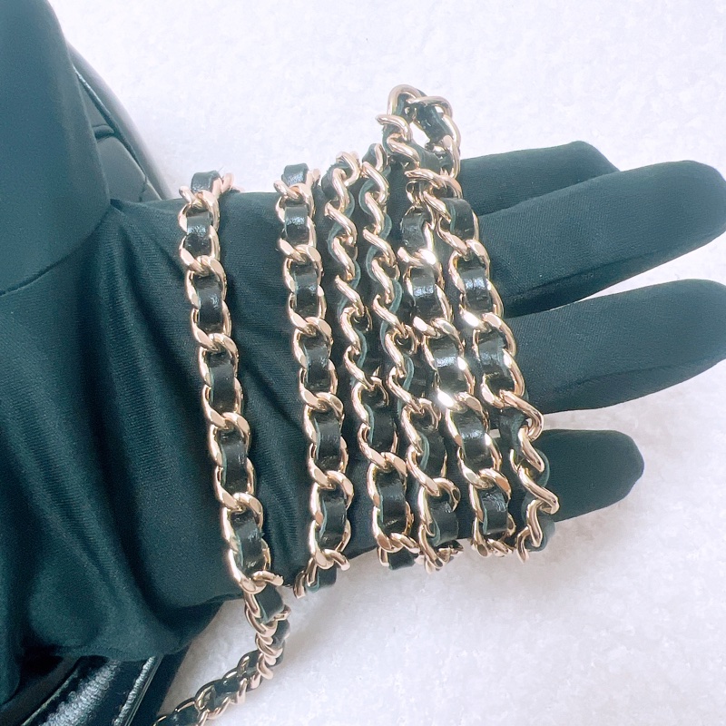 Chanel 31 nano 黑金手柄斜挎包-10