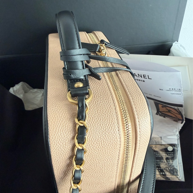 極新CHANEL奶茶色Vanity Case cc logo Filigree化妝箱24cm手提肩背包A93343-2