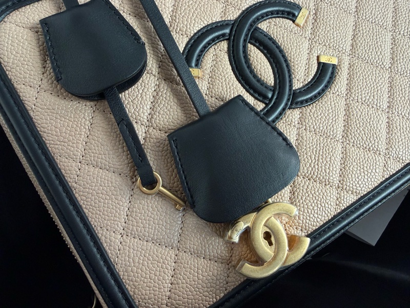 極新CHANEL奶茶色Vanity Case cc logo Filigree化妝箱24cm手提肩背包A93343-5