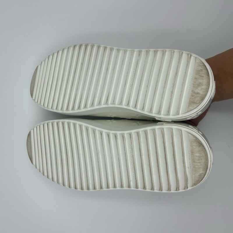 LV Timeout小白鞋，37碼，專櫃購入，99新-8