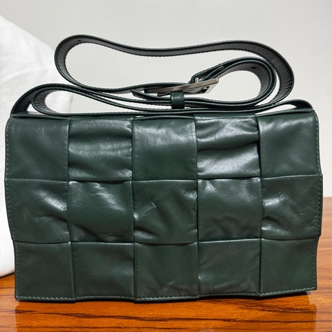 Cassette 墨綠油蠟牛皮卡帶包