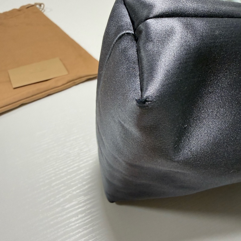 Burberry The Pin 絲質緞面 灰藍色手拿包-16