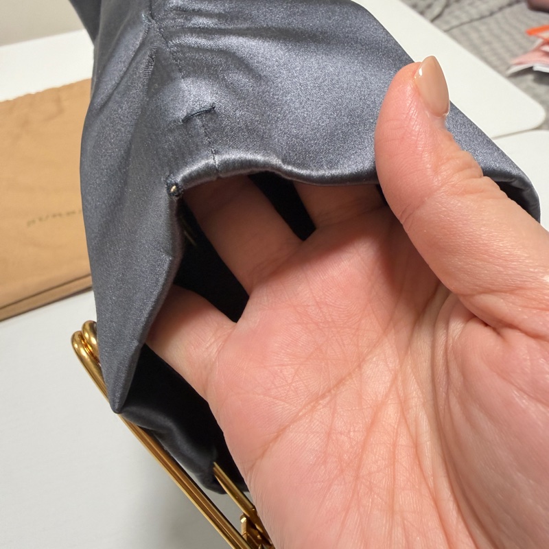 Burberry The Pin 絲質緞面 灰藍色手拿包-18