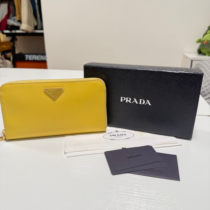 PRADA 普拉達 小雞黃 漆皮長夾-4