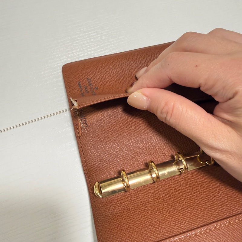 【瑕疵！甩賣】Louis Vuitton Agenda PM 經典花紋六孔筆記-4