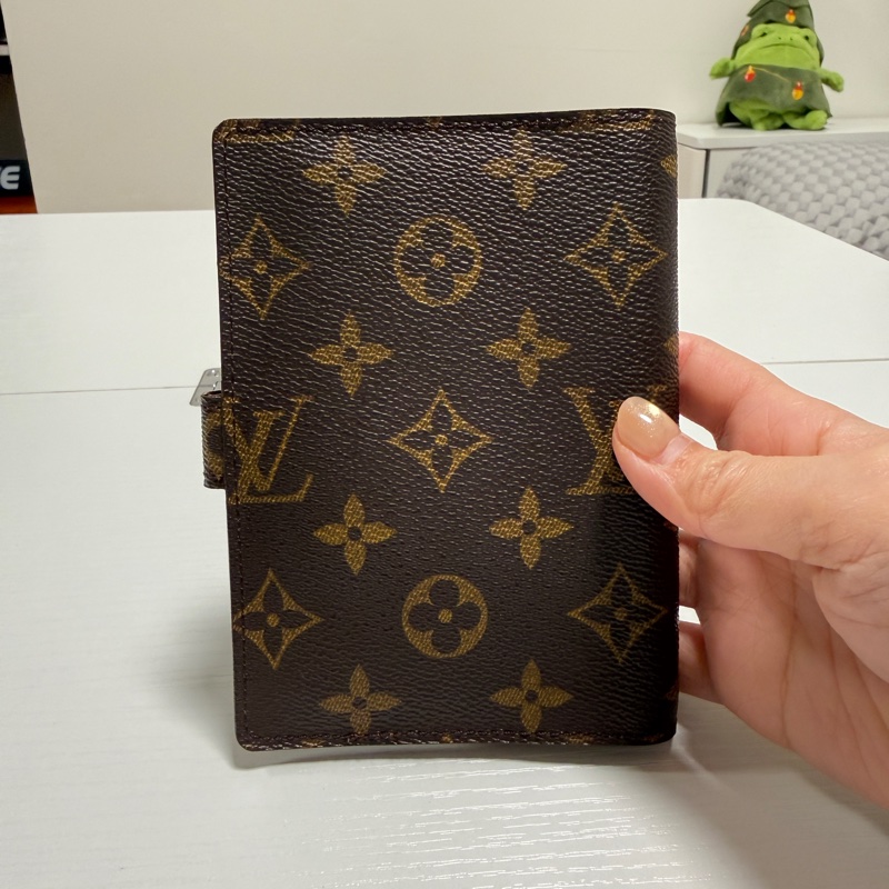 【瑕疵！甩賣】Louis Vuitton Agenda PM 經典花紋六孔筆記-6