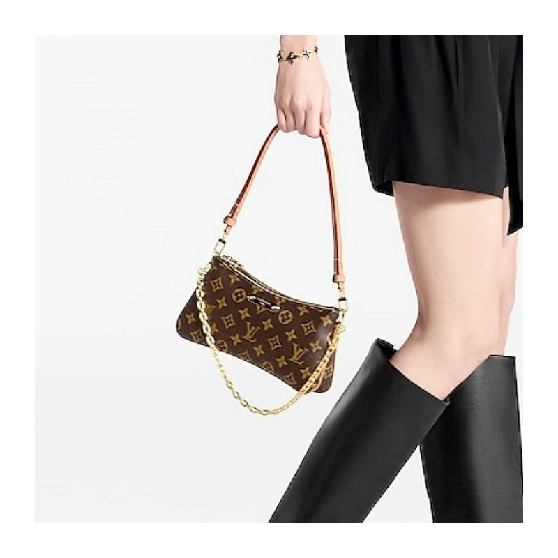 LOUIS VUITTON Pochette M83008-15