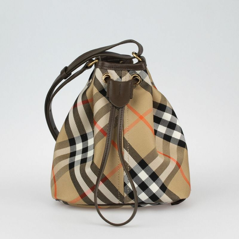 BURBERRY 抽繩水桶包 8093804-0